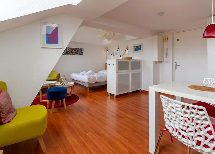 Mesange - Au Centre De * Štrasburk