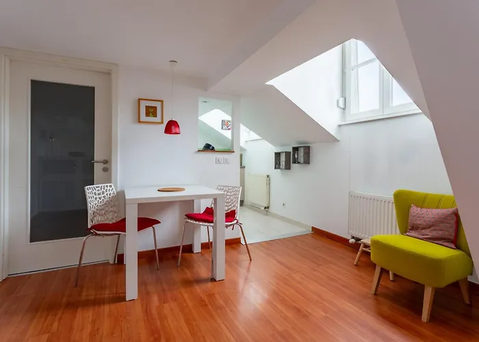 Mesange - Au Centre De Strasburg